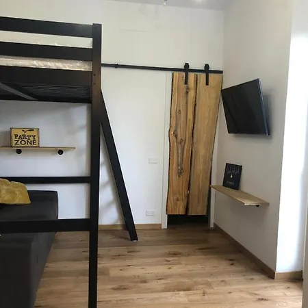 Apartment Trevi Industrial D *